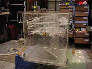 Video d'un lave vaisselle transparent
	